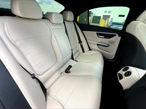 Used 2025 Mercedes-Benz C 300 Sedan image 19