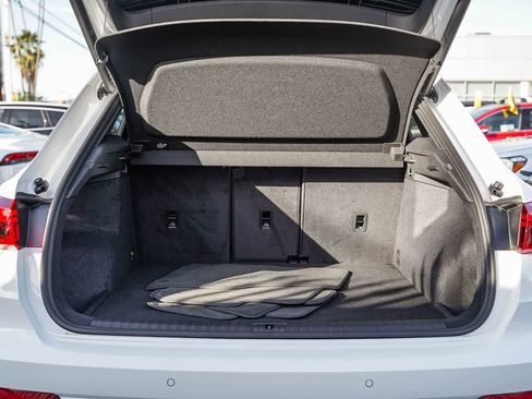 Used 2024 Audi Q3 2.0T Premium w/ Convenience Package image 25