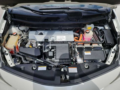 Used 2015 Toyota Prius V Four FWD image 36