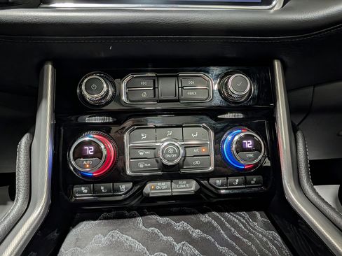Used 2022 GMC Yukon Denali AWD/4WD image 26