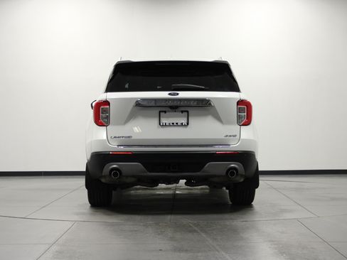 Used 2022 Ford Explorer Limited w/ Equipment Group 301A AWD/4WD image 5