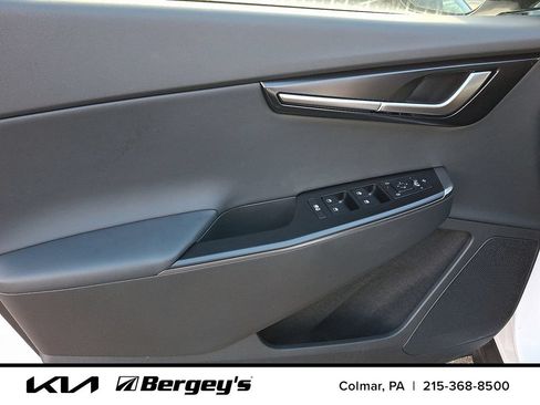 Used 2025 Kia EV6 Light w/ Light LR Technology Package AWD/4WD image 9