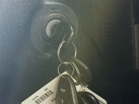 Used 2022 Toyota Tacoma SR image 28