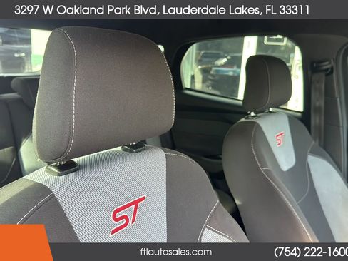 Used 2018 Ford Focus ST image 44