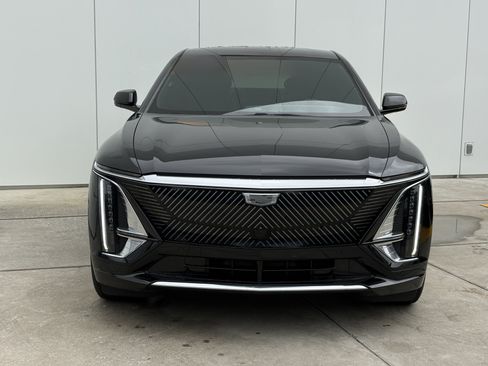 Certified 2024 Cadillac Lyriq Tech AWD/4WD image 3