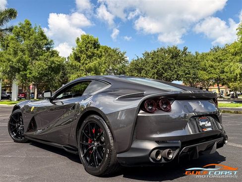 Used 2018 Ferrari 812 Superfast RWD image 46