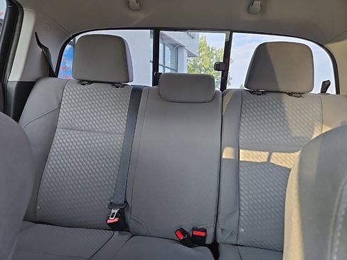 Used 2022 Toyota Tacoma SR image 39