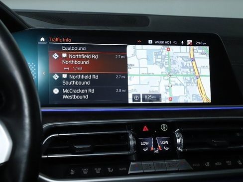 Used 2022 BMW X5 xDrive40i w/ M Sport Package image 26