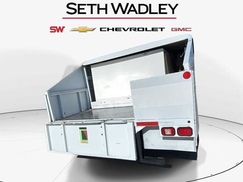 Used 2011 Ford E-450 and Econoline 450 Super Duty image 9