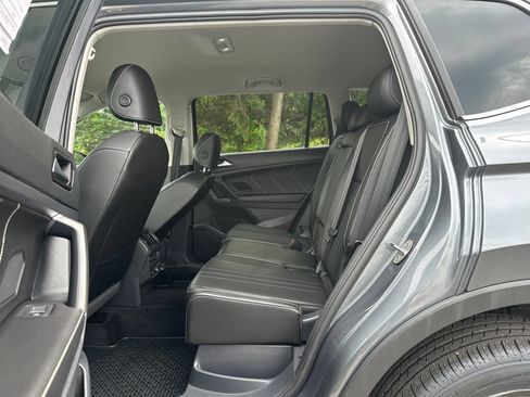 Certified 2023 Volkswagen Tiguan SE AWD/4WD image 18