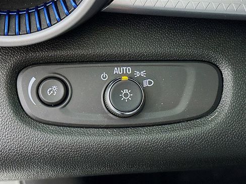 Used 2024 Chevrolet Trax LS w/ LS Convenience Package FWD image 10