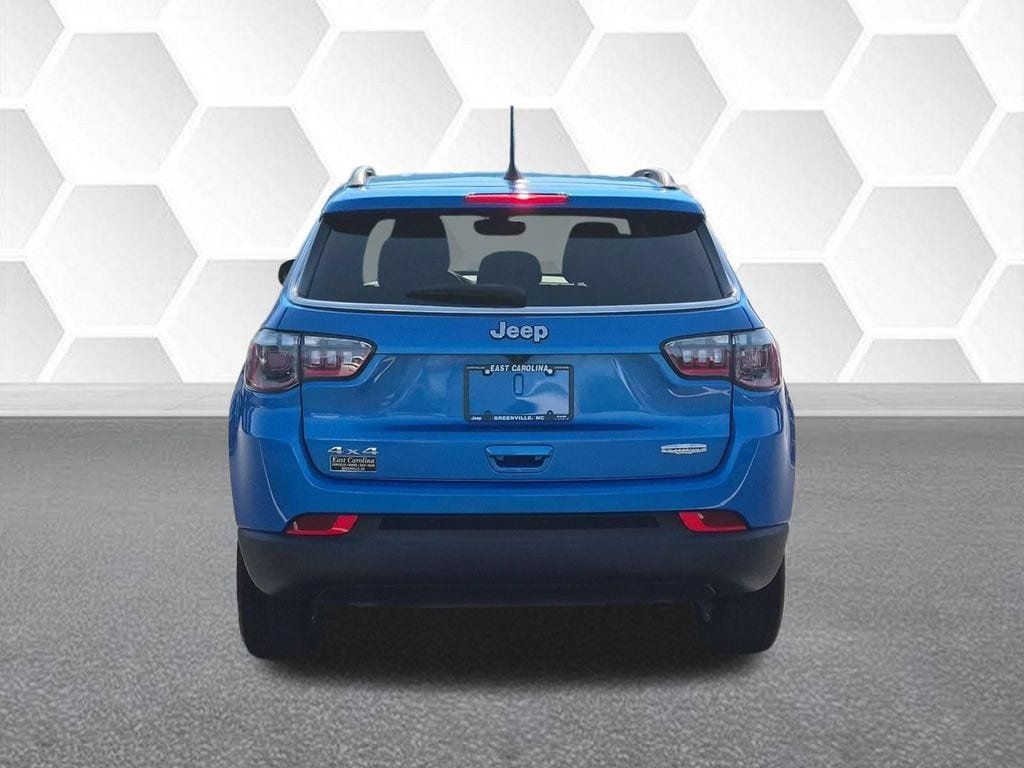 Certified 2025 Jeep Compass Latitude AWD/4WD image 4