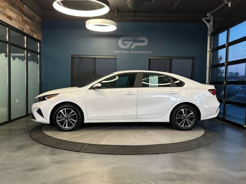 Used 2024 Kia Forte LXS w/ LXS Technology Package FWD image 6