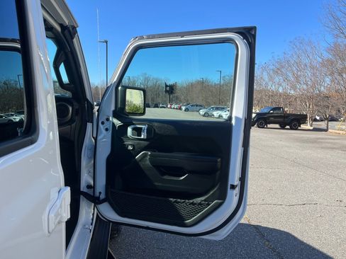 Used 2021 Jeep Wrangler Unlimited Sport image 31