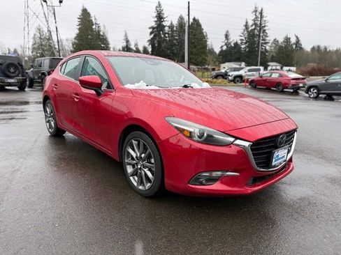 Used 2018 MAZDA MAZDA3 Grand Touring w/ Premium Equipment Package image 3