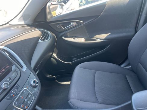 Used 2022 Chevrolet Malibu LT FWD image 18