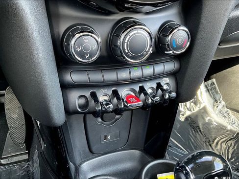 Used 2022 MINI Cooper S image 13