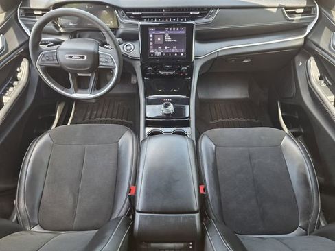 Used 2023 Jeep Grand Cherokee L Laredo RWD image 22