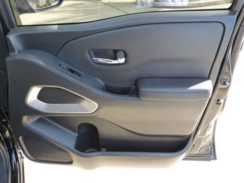 Used 2024 Nissan Frontier SV w/ SV Convenience Package image 19