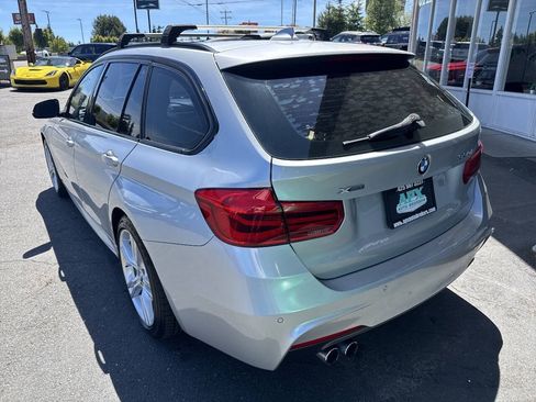 Used 2017 BMW 330i xDrive Wagon AWD/4WD image 3