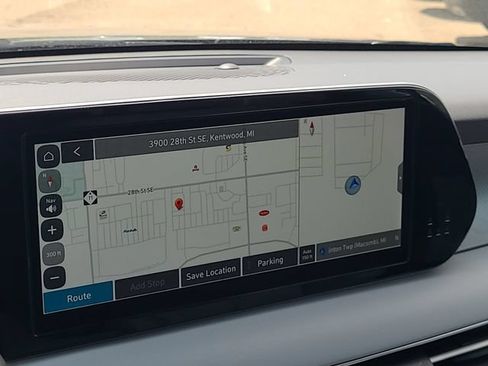 Used 2025 Hyundai Palisade SEL FWD image 19