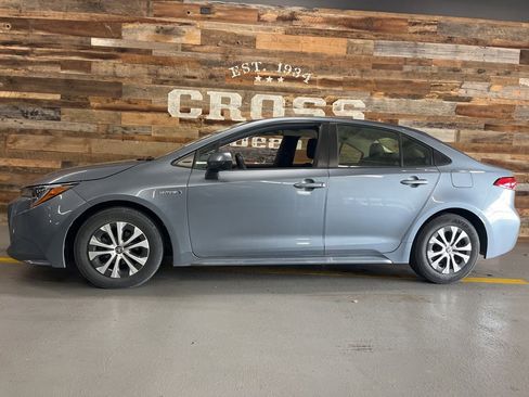 Used 2021 Toyota Corolla LE FWD image 10