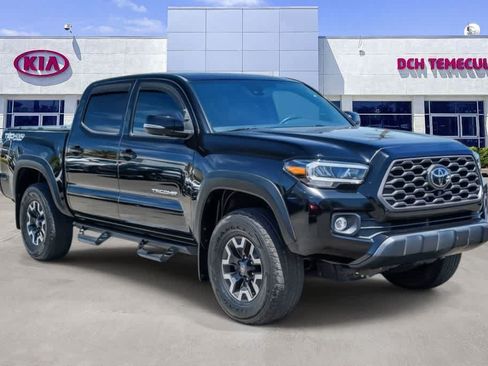 Used 2021 Toyota Tacoma TRD Off-Road w/ TRD Premium Off Road Package AWD/4WD image 3
