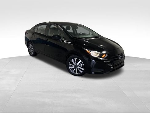 Used 2023 Nissan Versa SV image 38