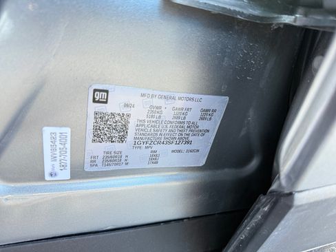 Used 2025 Cadillac XT4 Premium Luxury FWD image 25
