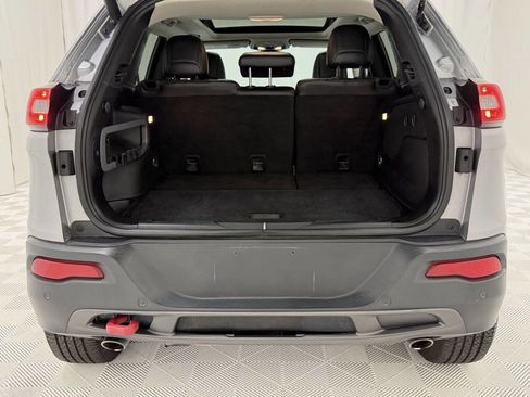 Used 2015 Jeep Cherokee Trailhawk w/ Comfort/Convenience Group image 24