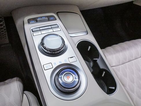 Certified 2025 Genesis GV70 3.5T Sport w/ Sport Advanced Package image 18