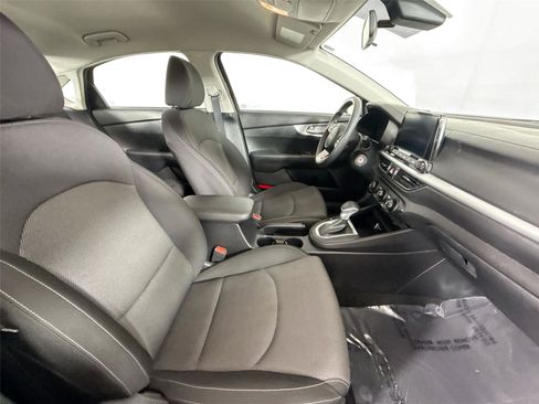 Used 2024 Kia Forte LXS image 36