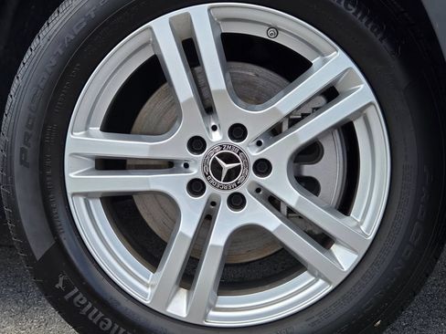 Used 2023 Mercedes-Benz GLA 250 4MATIC image 23