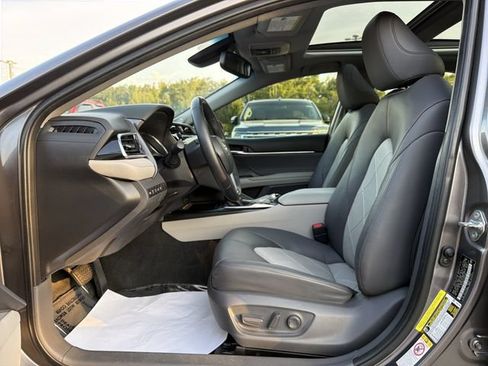 Used 2018 Toyota Camry XLE w/ Driver Assist Package FWD image 11