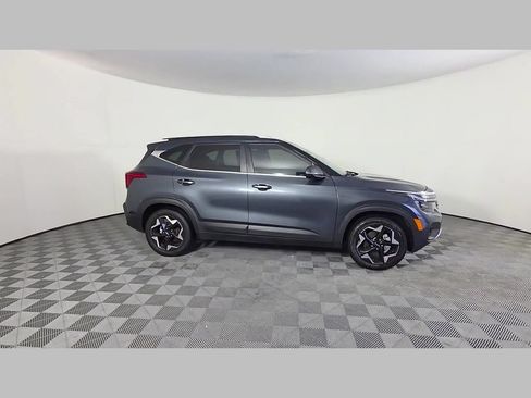 Used 2024 Kia Seltos EX FWD image 36