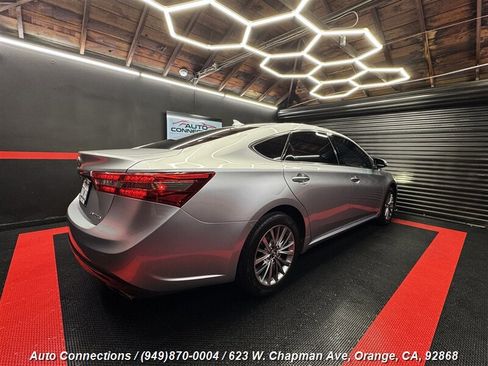Used 2017 Toyota Avalon Limited w/ Carpet Mat Package FWD image 3