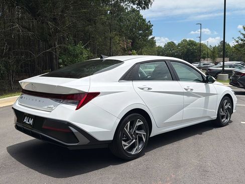 New 2026 Hyundai Elantra Limited FWD image 6