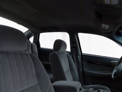 Used 2001 Chevrolet Impala Base w/ Preferred Equipment Group image 11