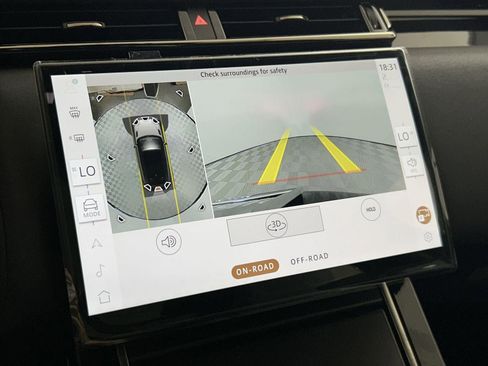 Used 2026 Land Rover Range Rover Velar Dynamic SE image 17