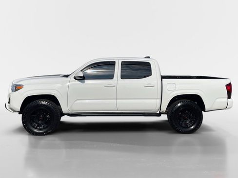 Used 2023 Toyota Tacoma SR5 image 3