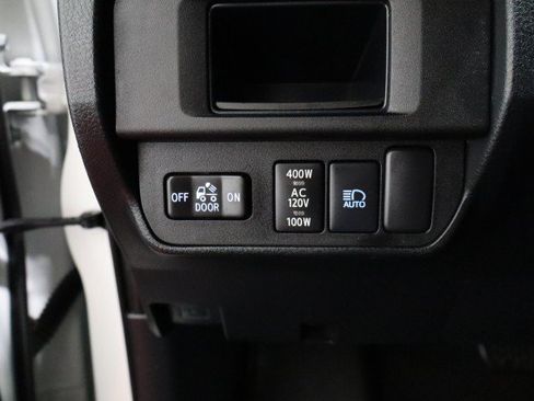 Used 2019 Toyota Tacoma TRD Off-Road AWD/4WD image 37