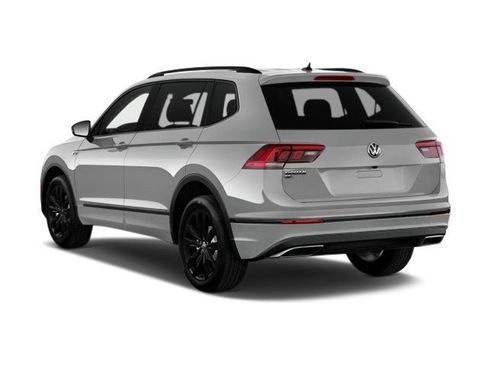 Used 2021 Volkswagen Tiguan S image 2