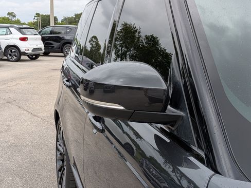 Used 2018 Land Rover Range Rover HSE AWD/4WD image 12