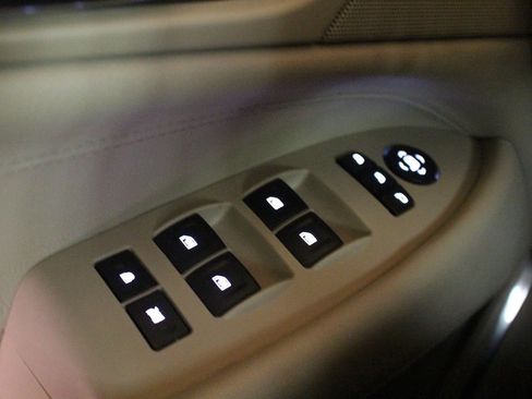 Used 2015 Cadillac Escalade ESV Premium image 10