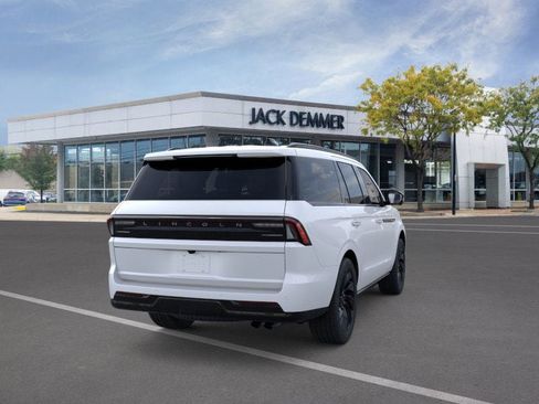 New 2026 Lincoln Navigator Reserve w/ Jet Appearance Package image 8