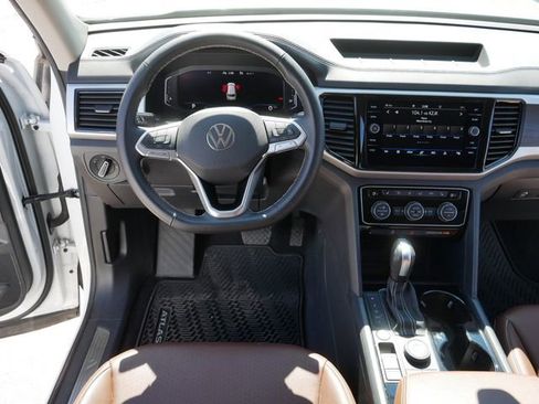Certified 2023 Volkswagen Atlas SE image 22