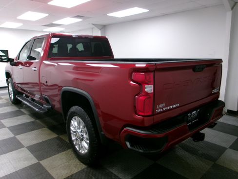 Used 2021 Chevrolet Silverado 2500 High Country w/ Safety Package II image 2