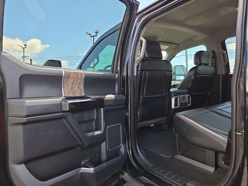 Used 2018 Ford F250 Lariat w/ Lariat Ultimate Package AWD/4WD image 11