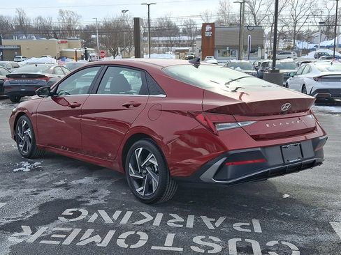 Used 2025 Hyundai Elantra SEL image 4