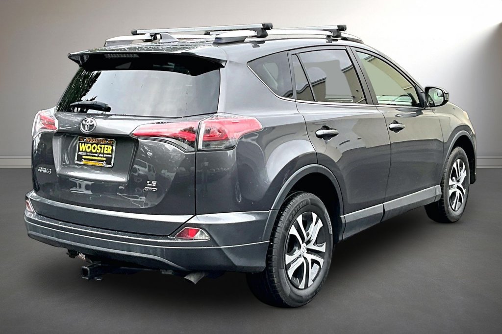Used 2016 Toyota RAV4 LE AWD/4WD image 5